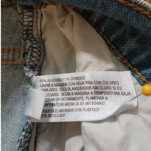 Universal Thread Vintage Straight Distressed Light Wash Denim Jeans 10/30R - Picture 10 of 10